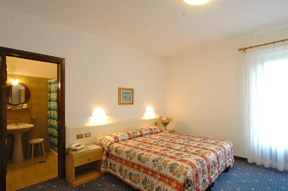 Hotel Garni Roberta Malga Ciapela Luaran gambar