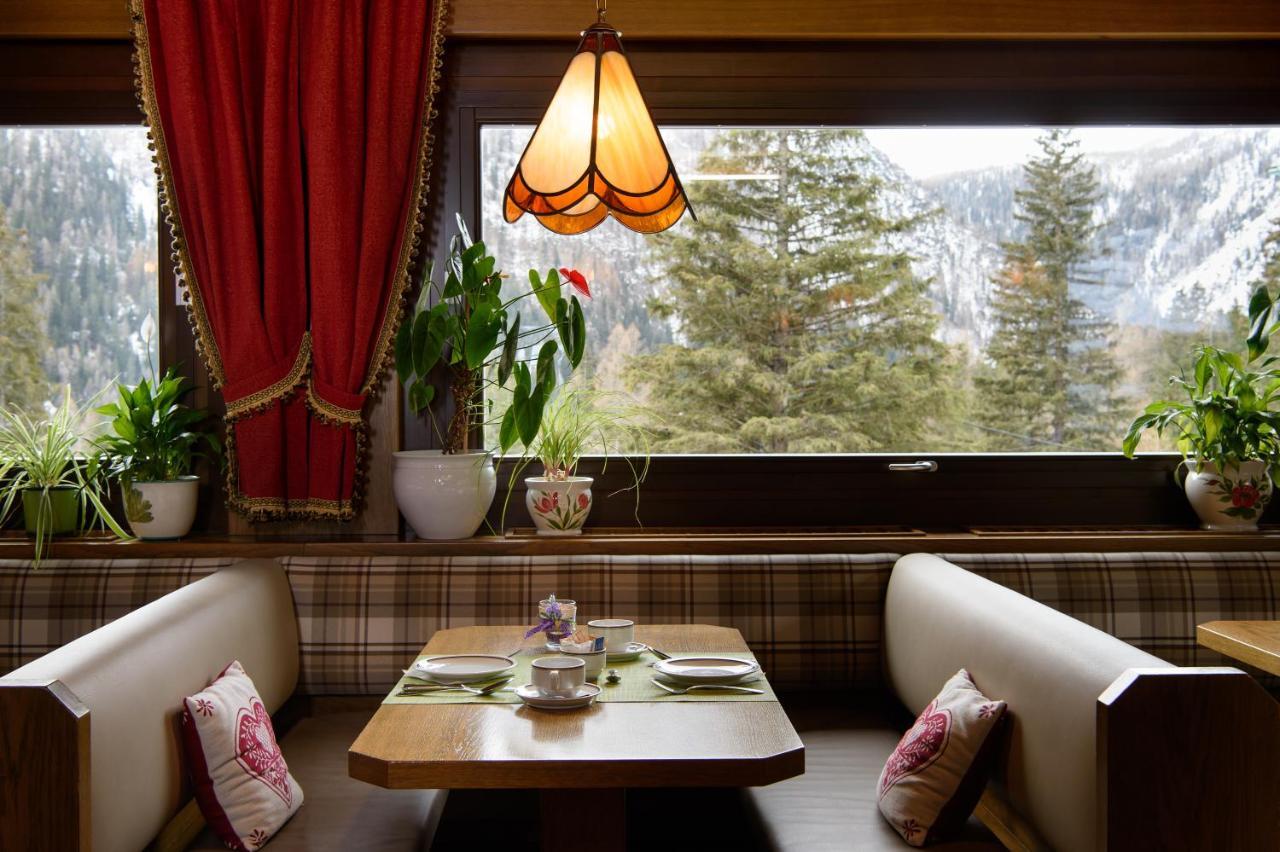 Hotel Garni Roberta Malga Ciapela Luaran gambar
